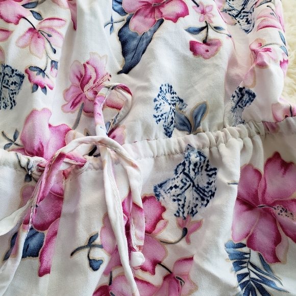 RARE Frankie's Bikinis Floral Romper XS - Picture 5 of 6